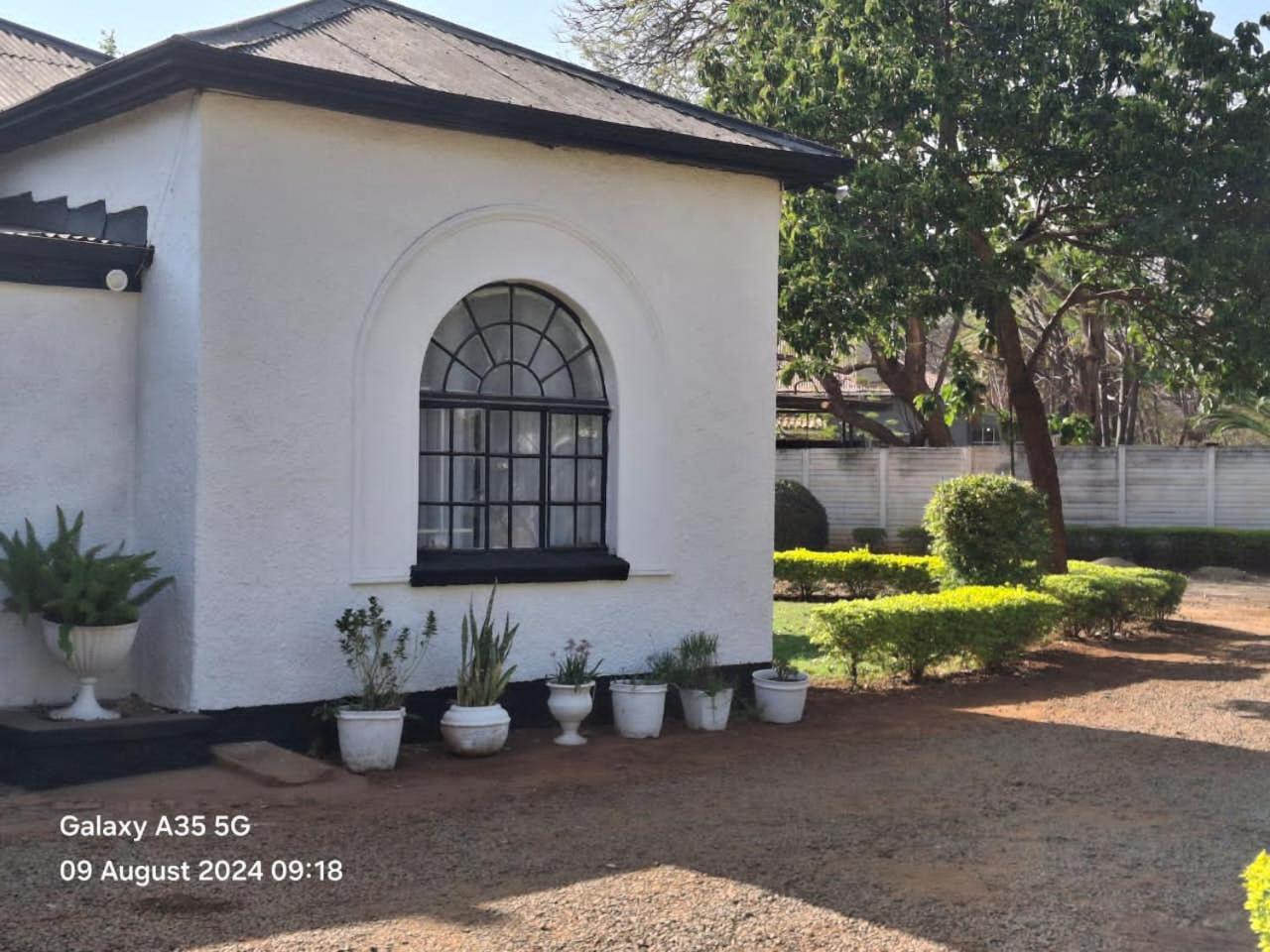 Choice Backpackers Lodge Bulawayo Εξωτερικό φωτογραφία