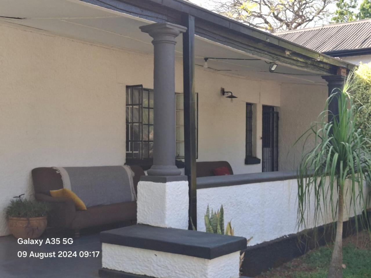 Choice Backpackers Lodge Bulawayo Εξωτερικό φωτογραφία